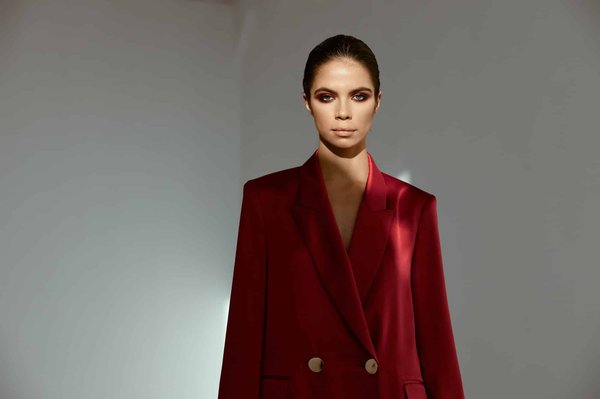 How to Match a Cashmere Beanie with Your Winter Work Outfit for Chic Warmth?