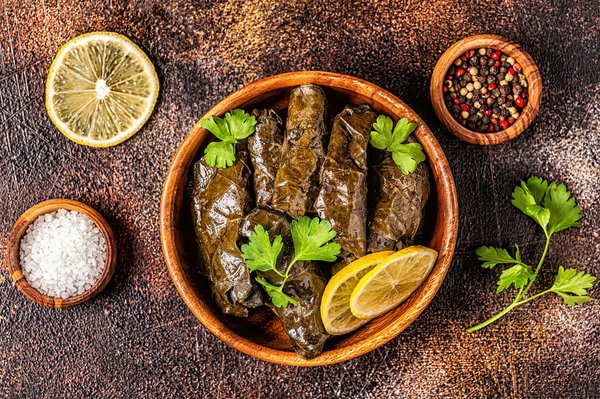 What's the Best Way to Stuff a Turkish Dolma with Pine Nuts and Currants?